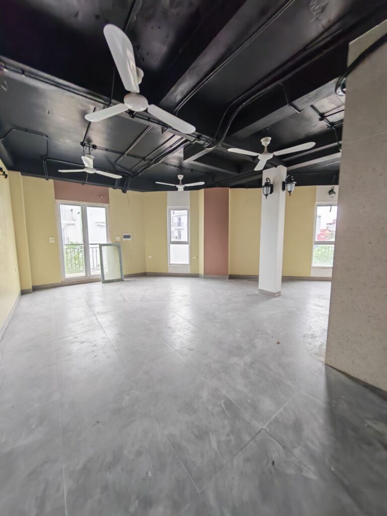 Cho thuê cặp Shophouse góc Eurowindow Twin Parks đường lớn, đi thẳng lên hồ điều hồ 9.2H